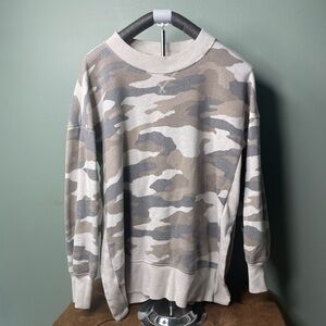 Aerie Women's Cream and Brown Camouflage Crewneck Sweater